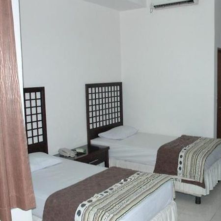 Hotel Bontocinde Makassar Eksteriør billede